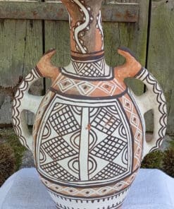 Très élégante et grande jarre de caractère